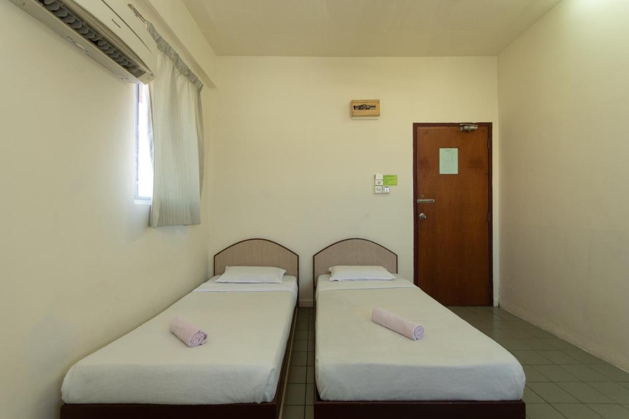 Spot On 89582 Evergreen Hotel Keningau Exterior photo