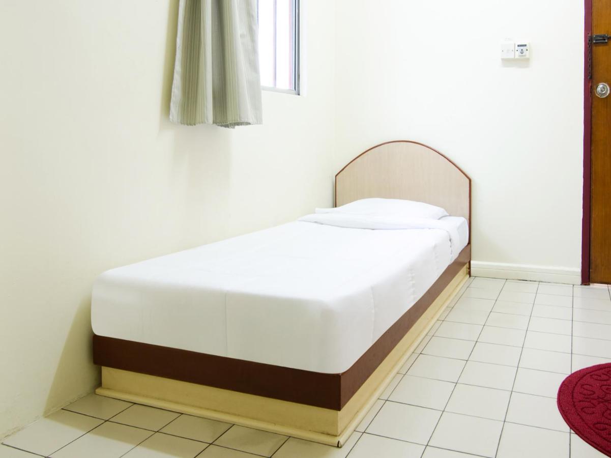 Spot On 89582 Evergreen Hotel Keningau Exterior photo